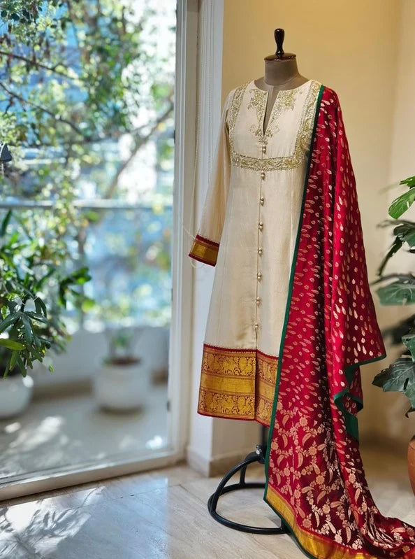 Gold Beige Silk Brocade detailed Kanchi Set