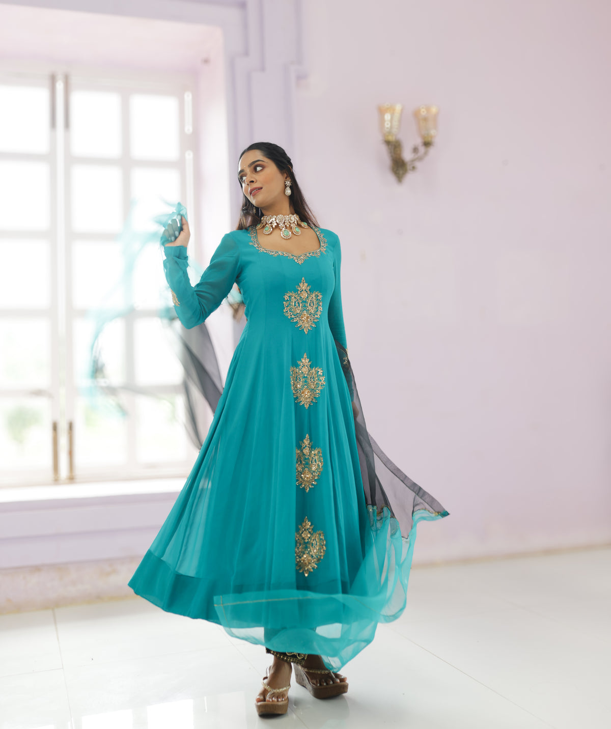 Inara Butta Anarkali