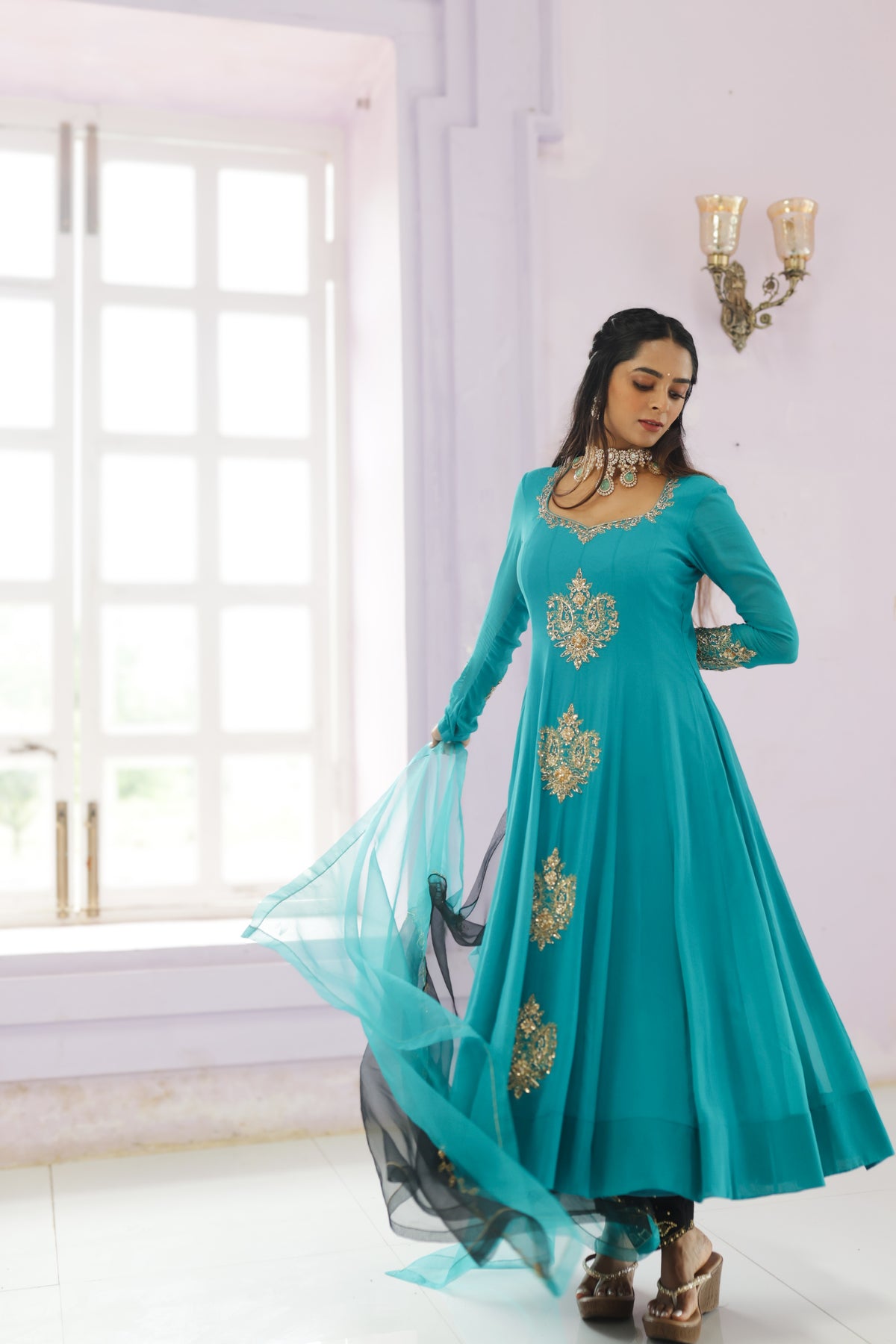 Inara Butta Anarkali