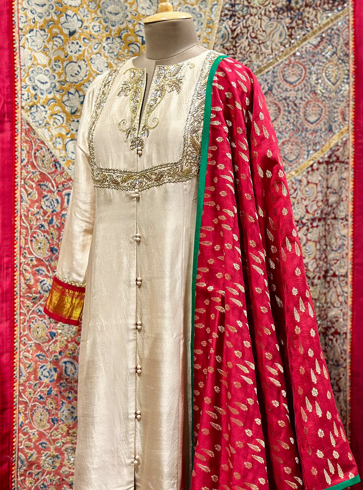 Gold Kanchi Set with Handwoven Raw Silk Dupatta