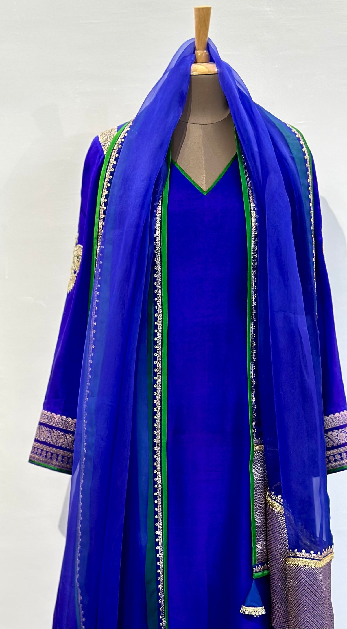 Electric Kanchi suit with Handwoven Brocade